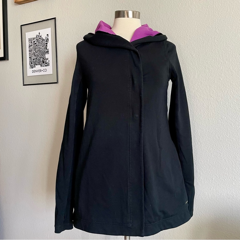 Lululemon Black Hooded Jacket 6 Yoga Ombré Purple Lining Pockets Awareness Coat